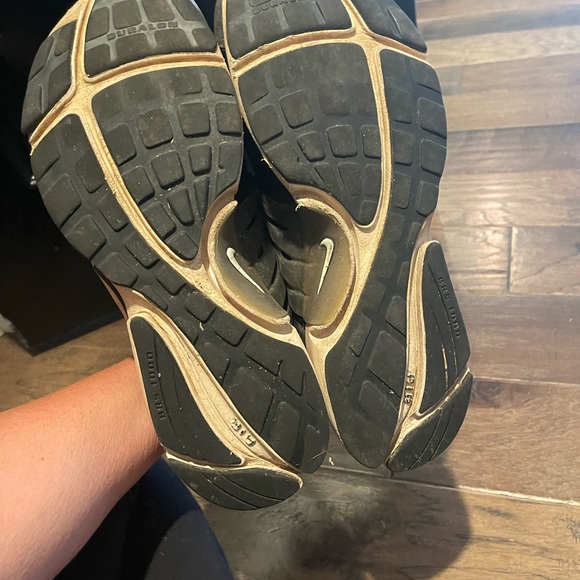 Nike sneakers - Picture 2 of 5